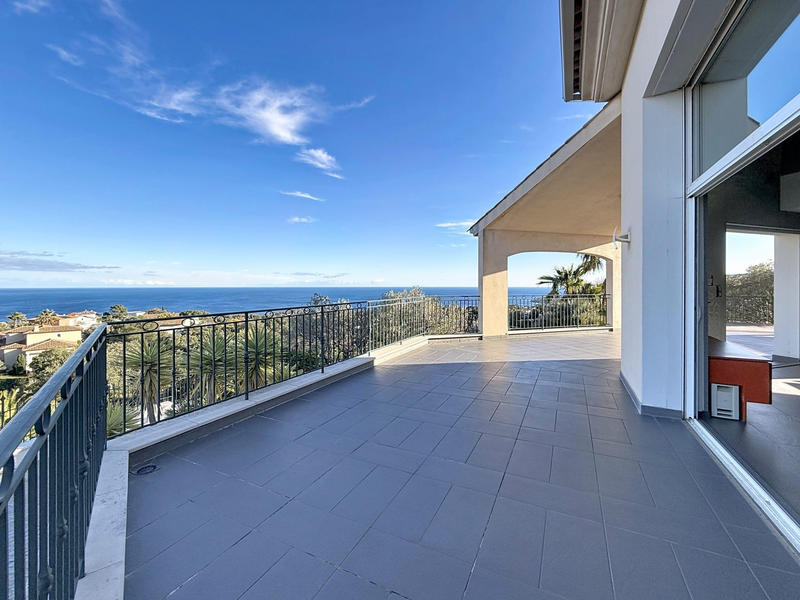 Maison contemporaine - 197 m² - 4 pièces