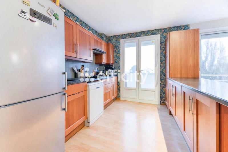 Appartement ancien - 90 m² - 4 pièces