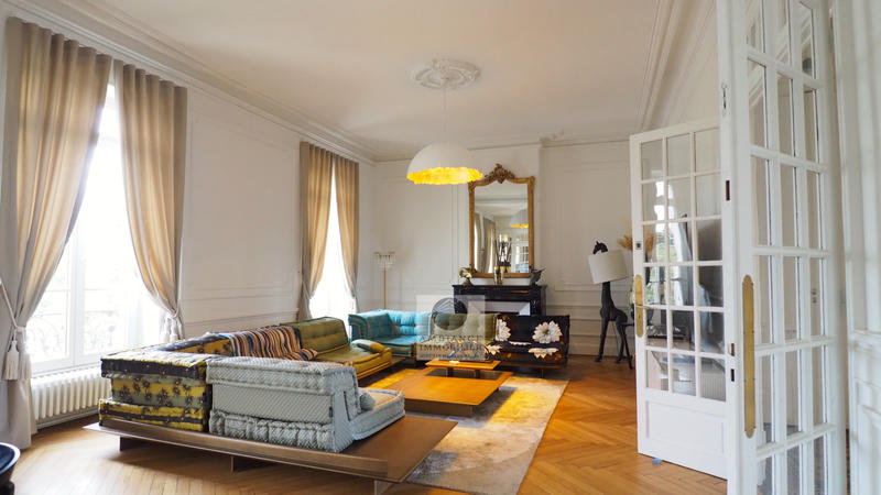 Appartement - 371 m² - 11 pièces