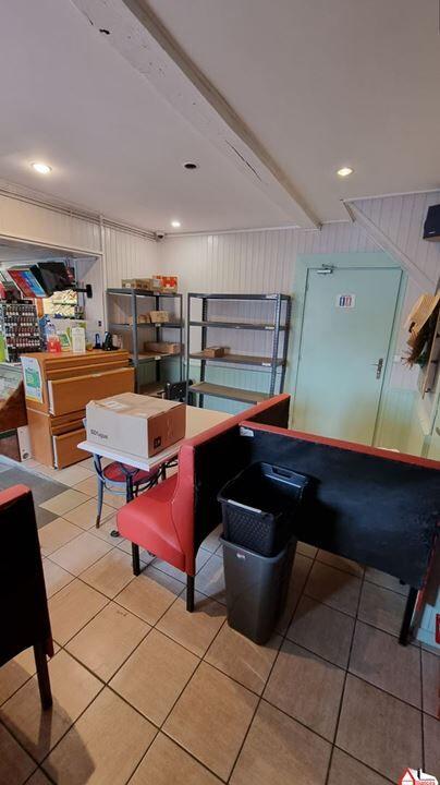 Magasins - 81 m² - 1 pièce