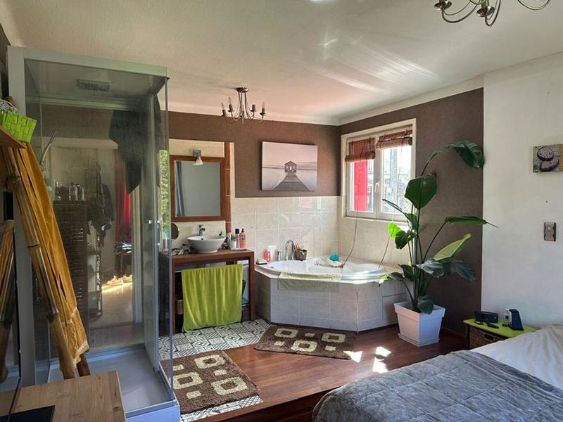 Maison - 200 m² - 8 pièces