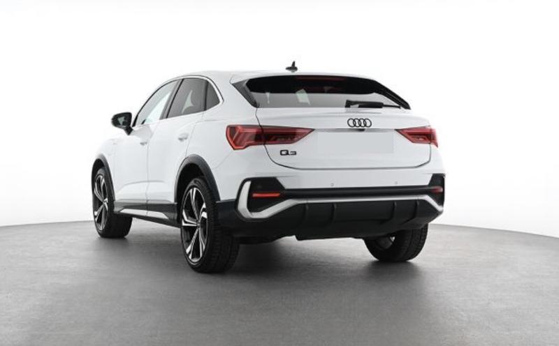 Audi Q3 Sportback 45 TFSIe 245 s-Line Hybride Rechargeable / Coffre Elec Attache Remorque Sieges Apple Carplay Android Auto Camera 360°