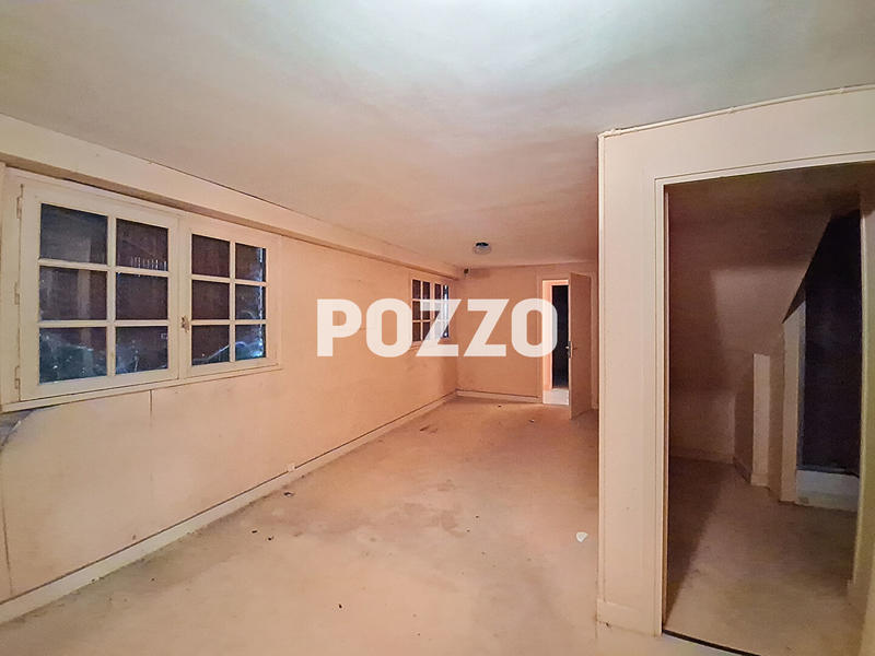 Maison - 180 m² - 8 pièces