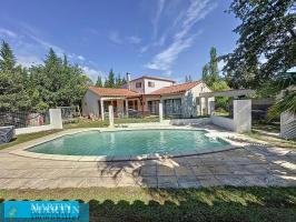 Villa - 182 m² - 6 pièces