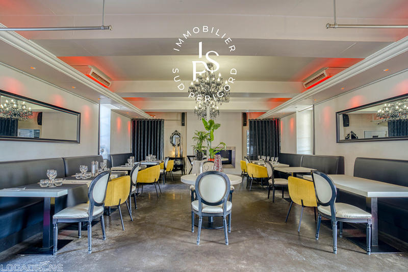 Maison - 666 m² - 20 pièces