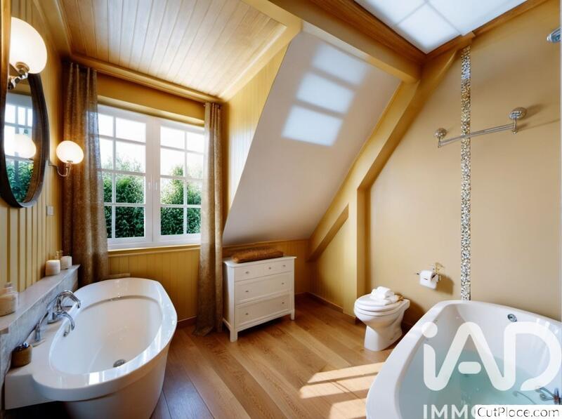 Maison - 255 m² - 9 pièces