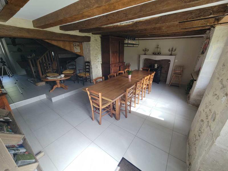 Propriété - 298 m² - 10 pièces