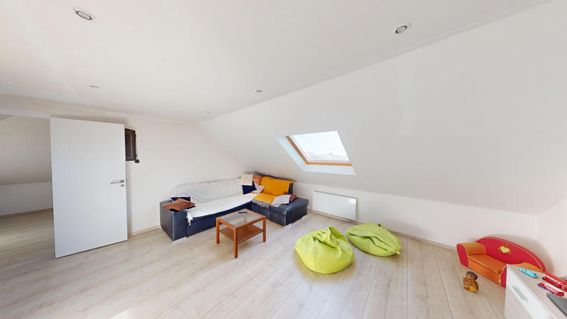 Maison - 166 m² - 7 pièces