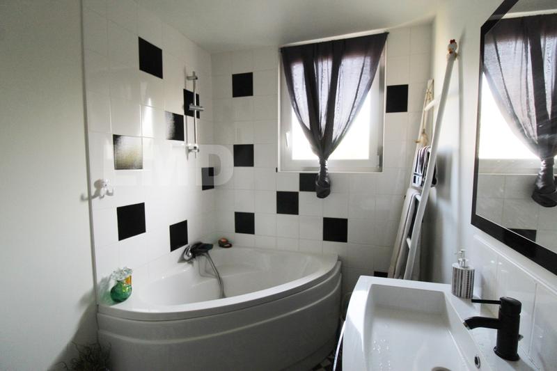 Maison - 90 m² - 5 pièces