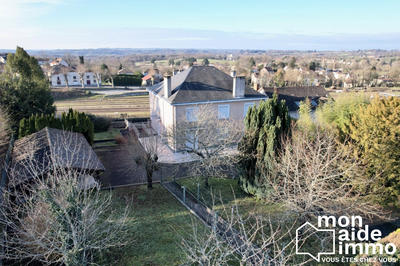 Maison - 300 m² - 15 pièces