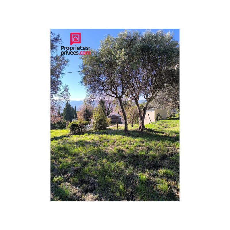 Terrain constructible - 1 000 m²