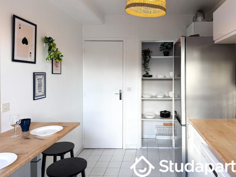 Chambre - 104 m² - 1 pièce