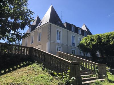 Château - 750 m² - 10 pièces