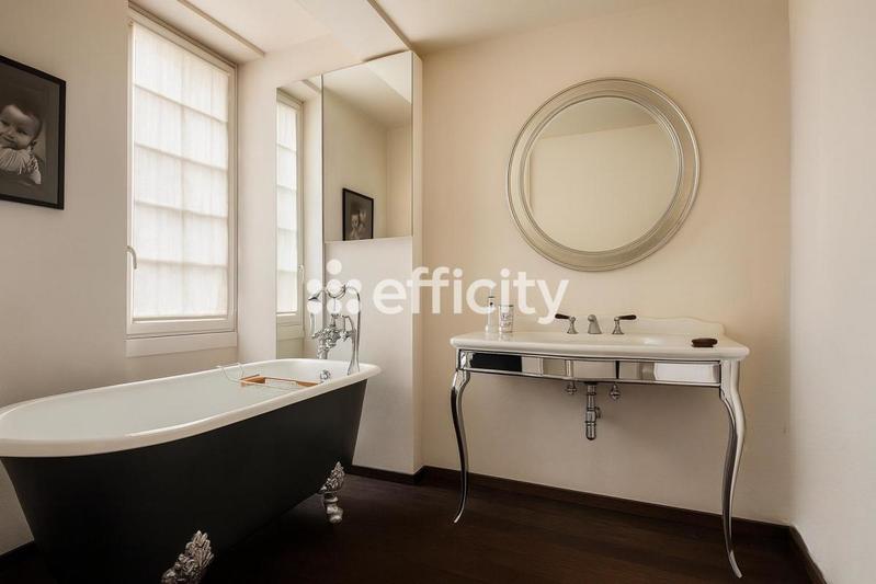 Villa - 230 m² - 10 pièces