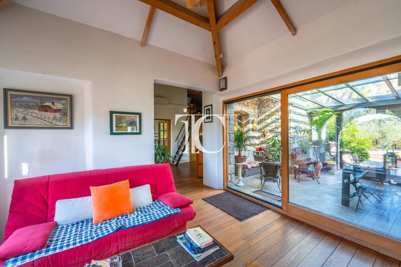 Maison - 163 m² - 8 pièces