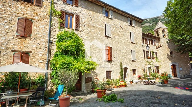 Maison de village - 92 m² - 6 pièces