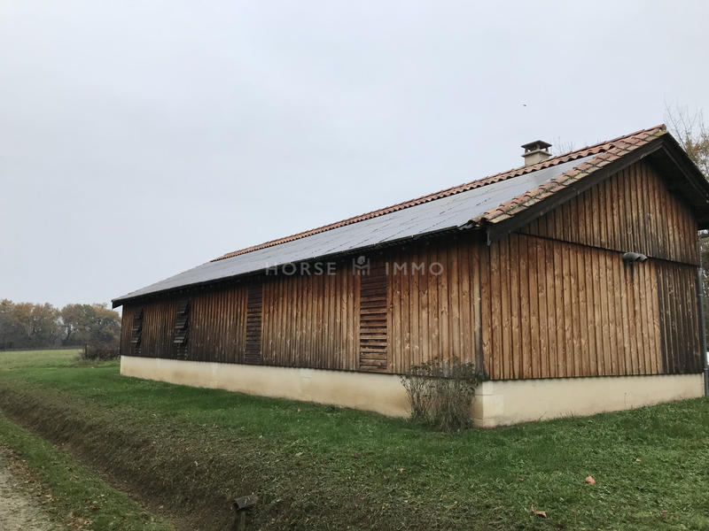 Maison - 600 m² - 25 pièces