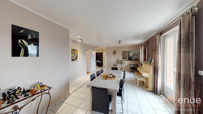 Maison - 263 m² - 9 pièces