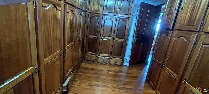 Villa - 241 m² - 5 pièces