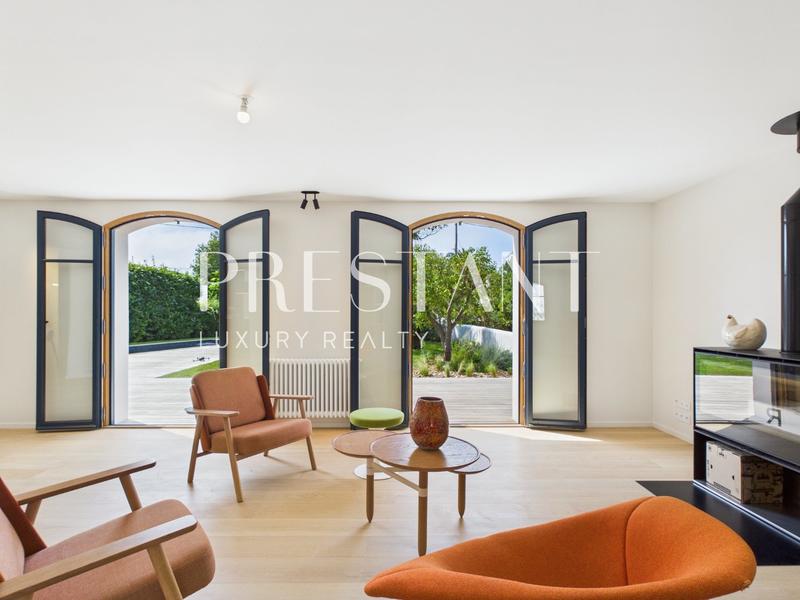 Maison - 231 m² - 7 pièces