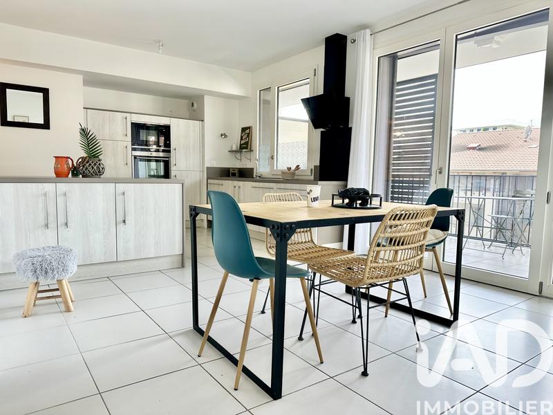 Appartement - 77 m² - 4 pièces