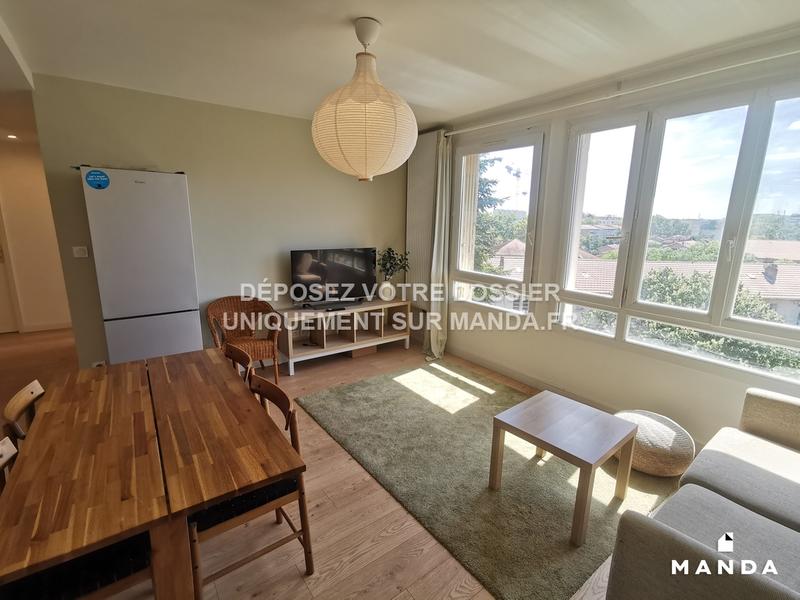 Chambre - 12 m² - 5 pièces