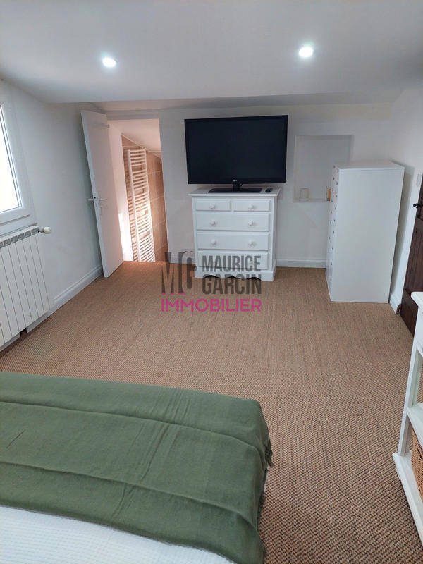 Maison - 280 m² - 10 pièces