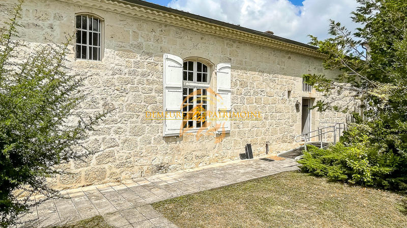 Maison - 254 m² - 4 pièces