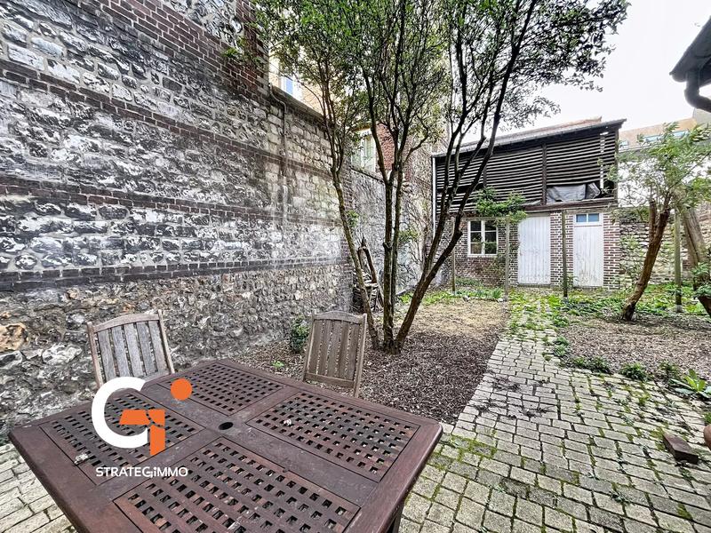 Chambre - 130 m² - 6 pièces