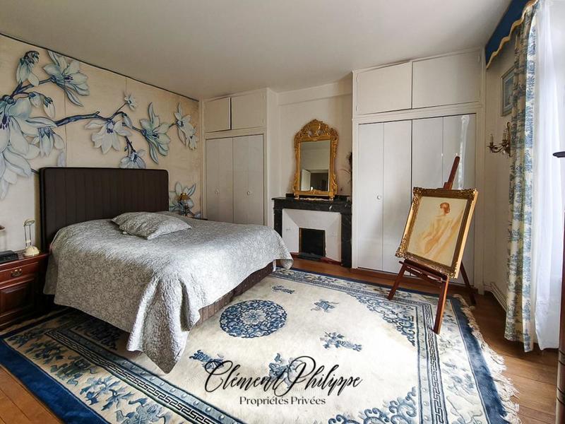 Appartement - 241 m² - 6 pièces