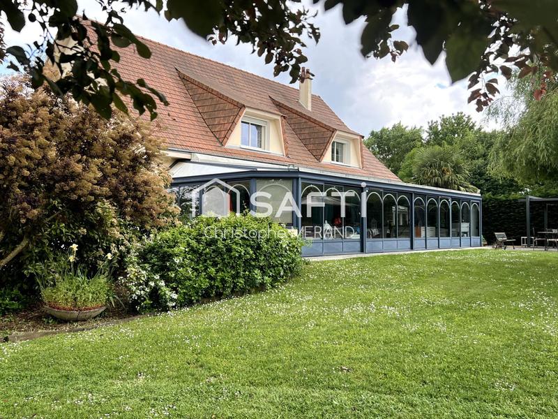 Maison - 296 m² - 12 pièces