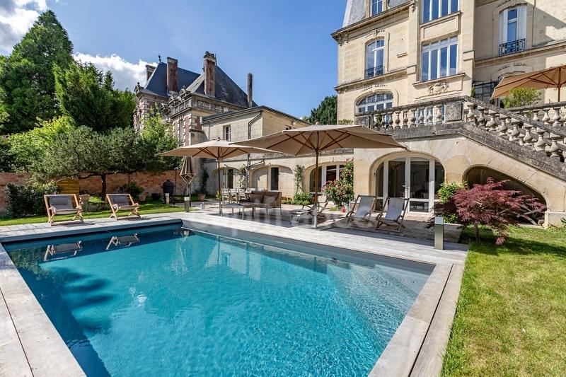 Maison bourgeoise - 396 m² - 12 pièces