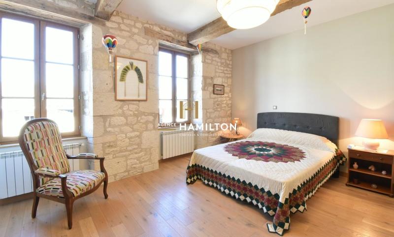Maison de maîtres - 312 m² - 8 pièces