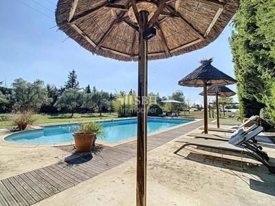 Mas - 285 m² - 10 pièces