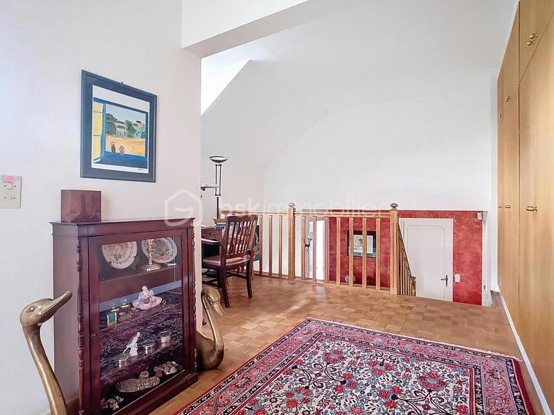 Maison - 207 m² - 6 pièces