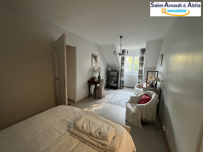 Maison traditionnelle - 151 m² - 6 pièces