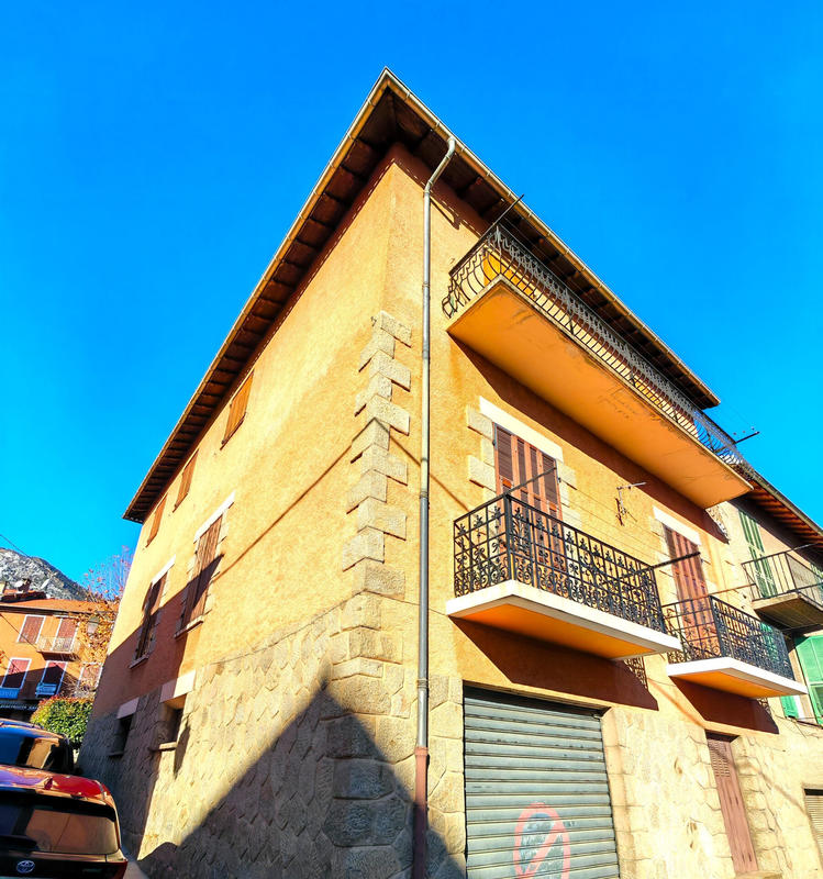 Appartement - 105 m² - 4 pièces