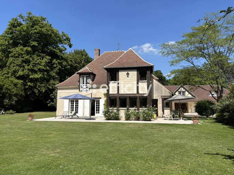 Maison - 240 m² - 9 pièces