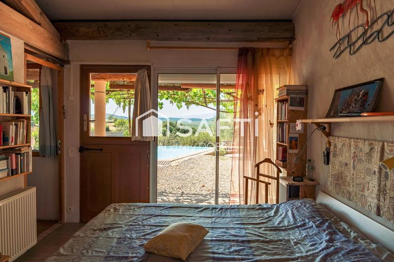 Maison - 228 m² - 8 pièces