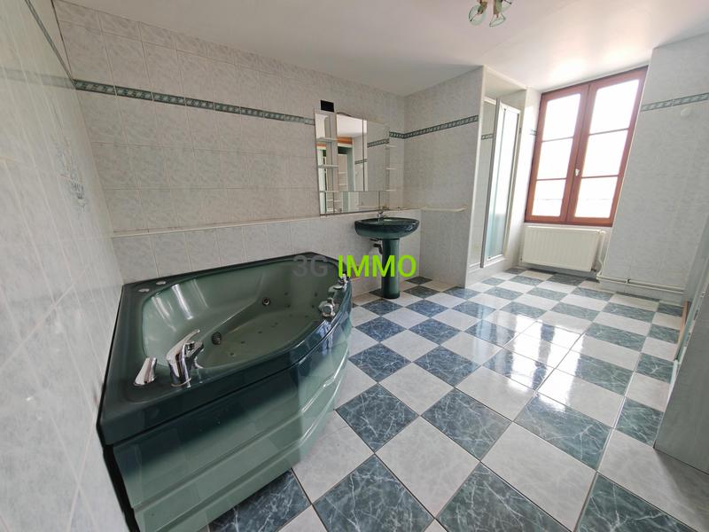 Maison - 217 m² - 8 pièces