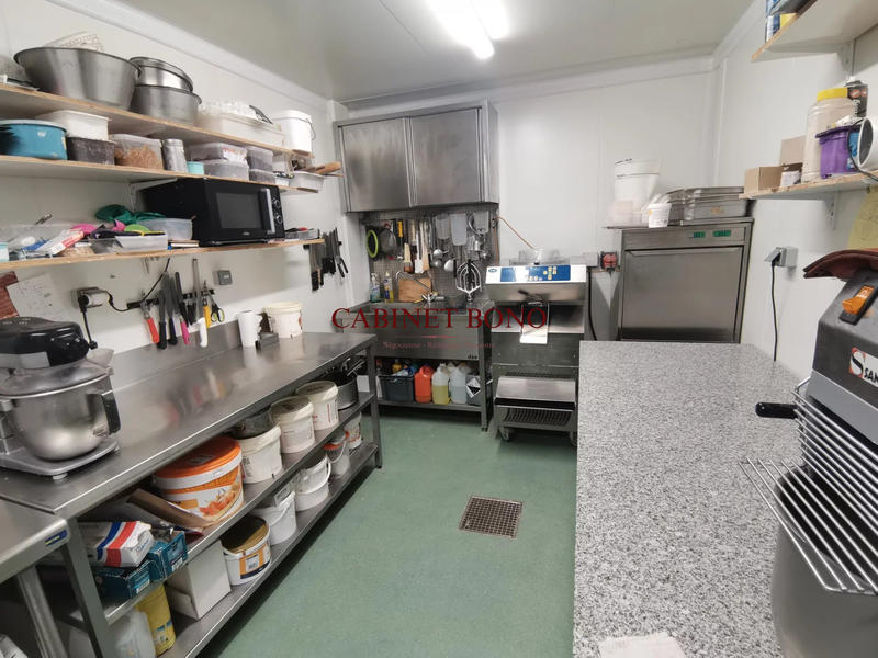 Fonds de commerce - 180 m²