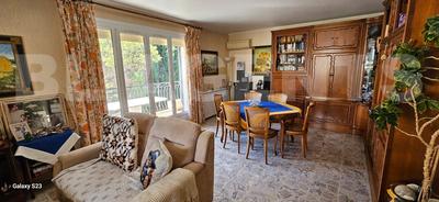 Maison traditionnelle - 210 m² - 6 pièces