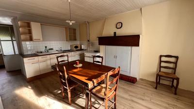 Maison - 98 m² - 5 pièces