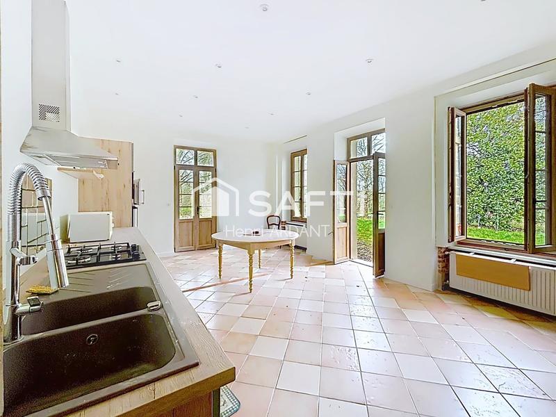 Maison - 600 m² - 13 pièces