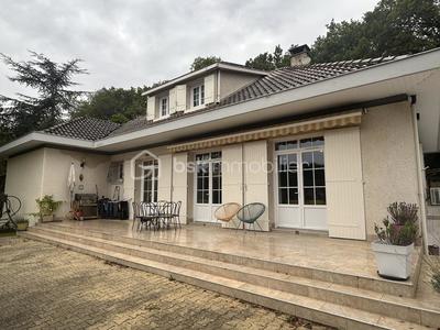 Villa - 187 m² - 6 pièces