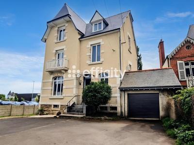 Maison - 197 m² - 9 pièces