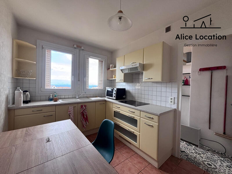 Appartement - 75 m² - 2 pièces