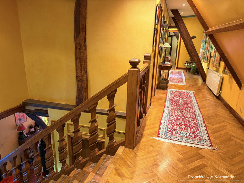 Maison ancienne - 238 m² - 8 pièces