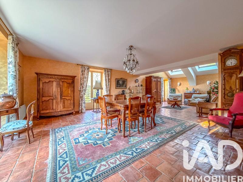 Maison - 211 m² - 6 pièces
