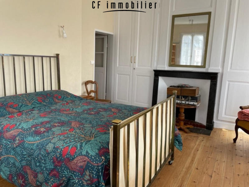 Maison - 210 m² - 8 pièces